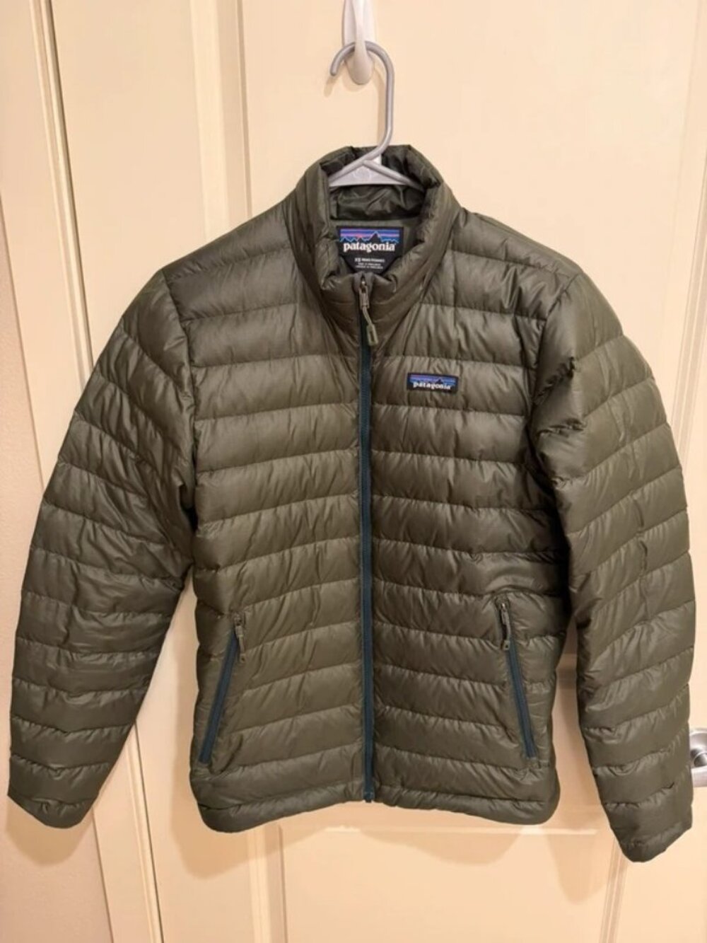 Patagonia Men’s Down Sweater Jacket Dark Green XS